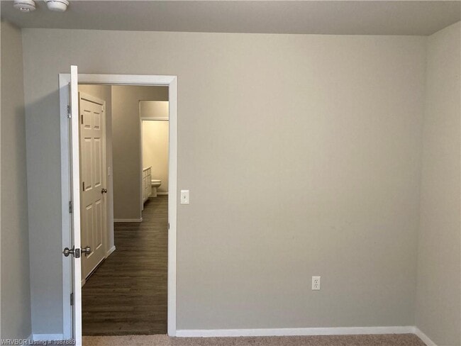 Building Photo - 8004 Dogwood Dr