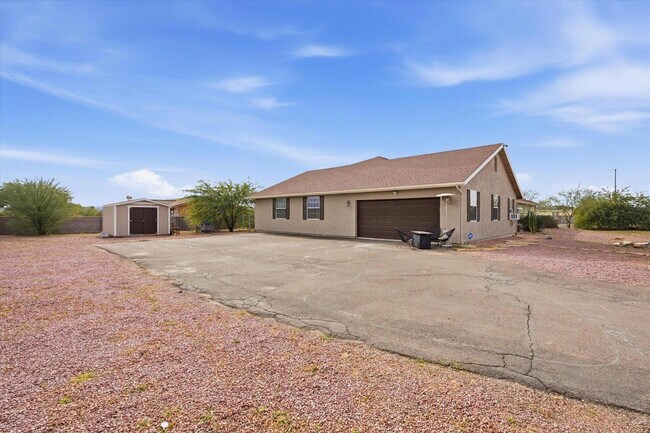 Building Photo - 20305 W Peak View Rd
