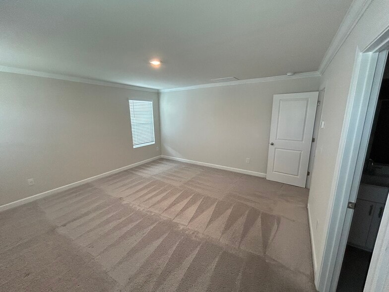 Building Photo - 2016 Belterra Dr