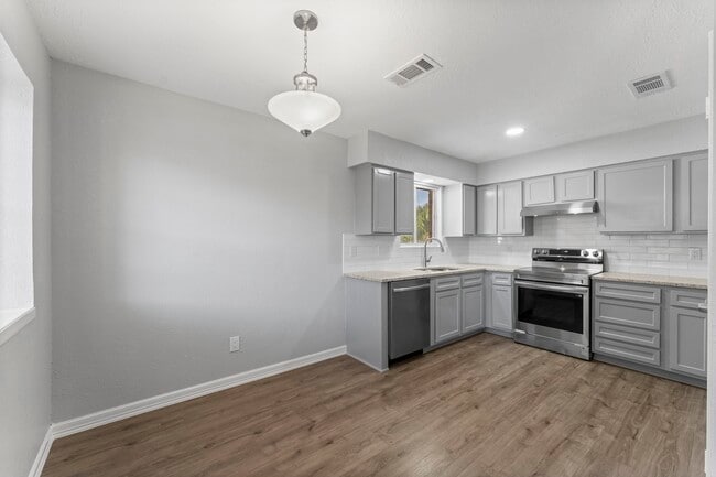 Building Photo - 4907 Tealgate Dr