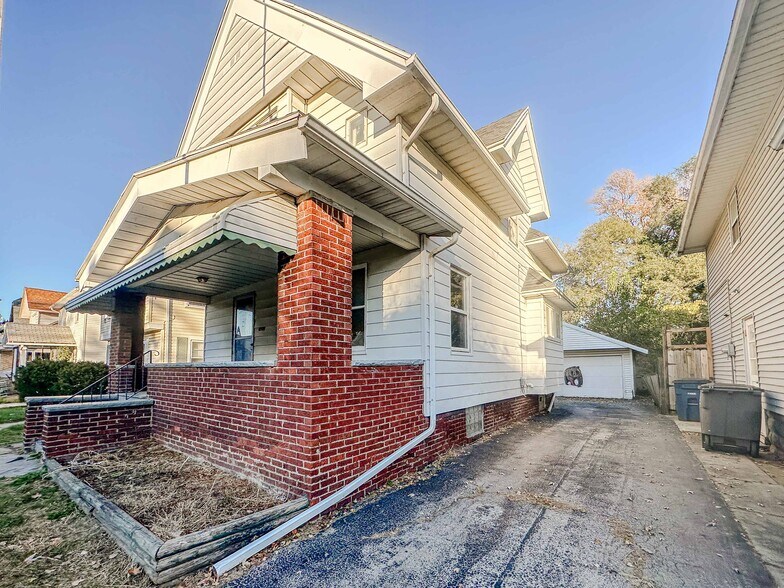 Building Photo - 4044 Asbury Dr