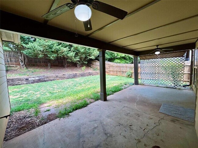 Building Photo - 4668 Hidden Creek Dr