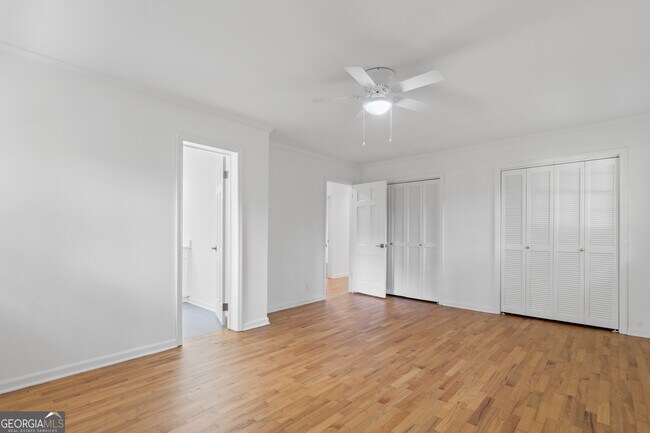 Building Photo - 223 Brookwood Dr