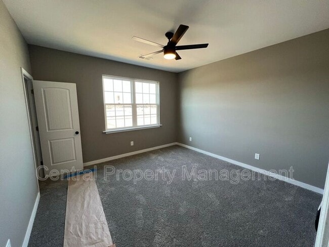 Building Photo - 1510 Buncombe Rd