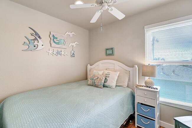 Building Photo - 2606 Eleventh Street-SI ID1023248P