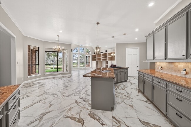 Building Photo - 4910 Waterbeck St