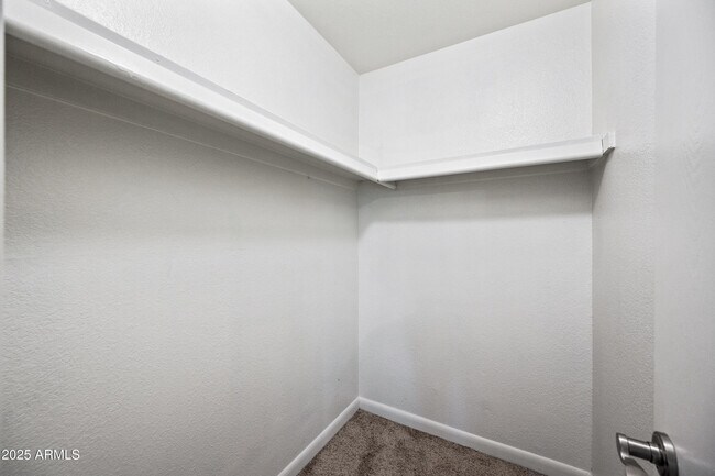 Building Photo - 5995 N 78th St