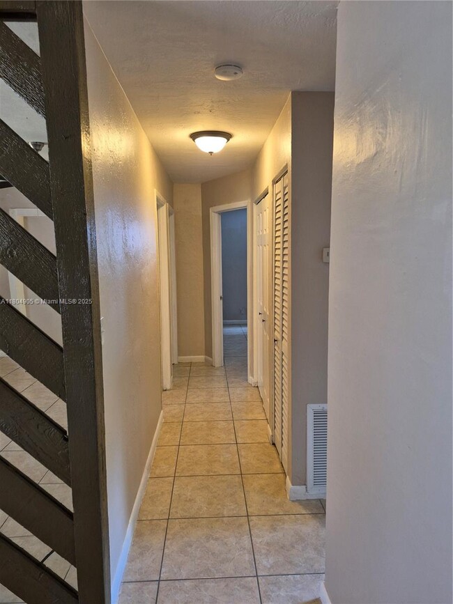 Building Photo - 2321 SW 43rd Way