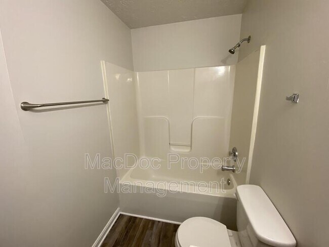 Building Photo - 9609 Coventry Creek Dr