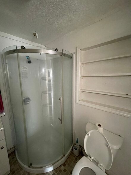 Building Photo - 520 Buckley St