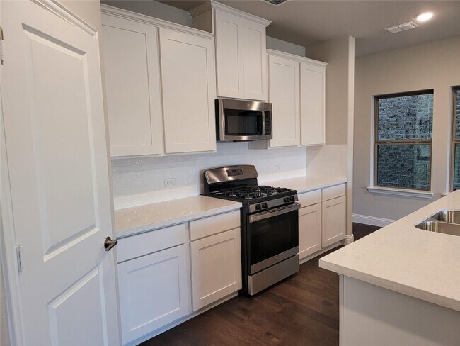 Building Photo - 124 Settlers Wy