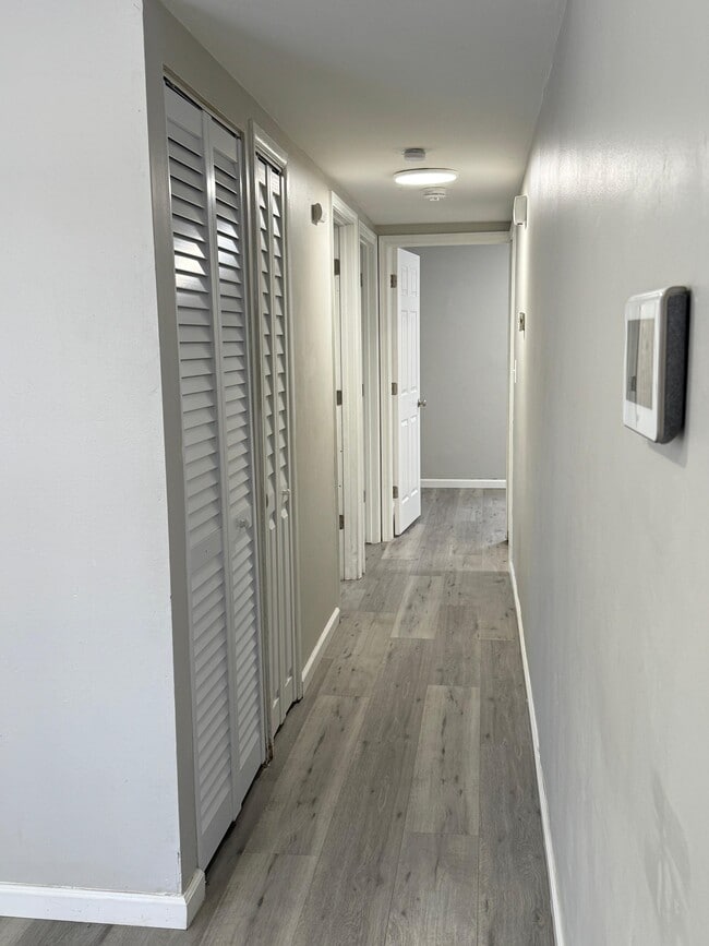 Building Photo - 5901 Roosevelt St