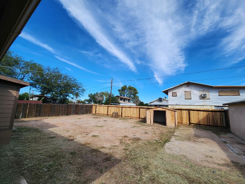 Building Photo - 216 N Casa Grande Ave