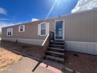 Building Photo - 284 E Wicker Rd