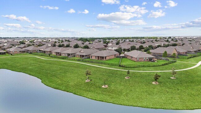 Building Photo - 23607 Legano Dr