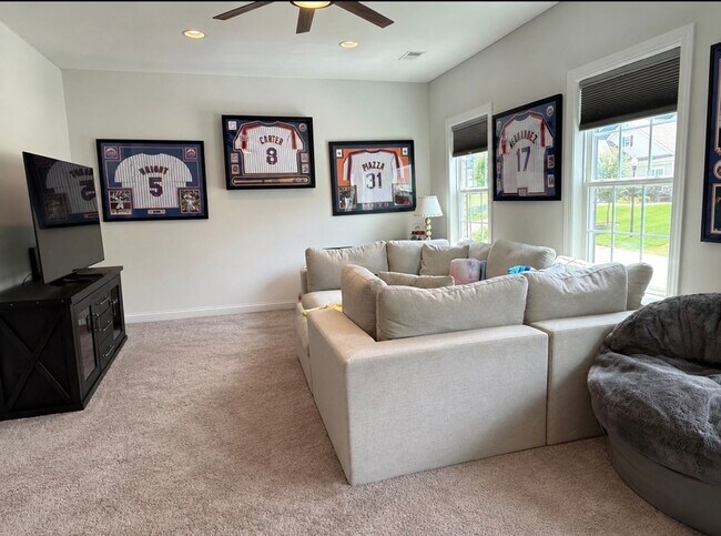Building Photo - Luxury Living in Simpsonville – Spacious Home with Premium Amenities