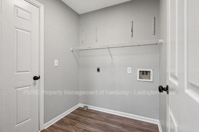 Building Photo - 833 Palomino Ln