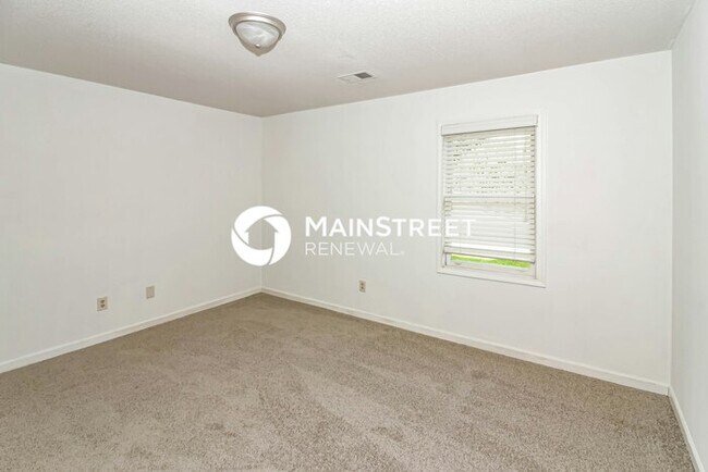 Building Photo - 4 Bedroom Pet-Friendly Home in Cordova, TN with Main Street Renewal
