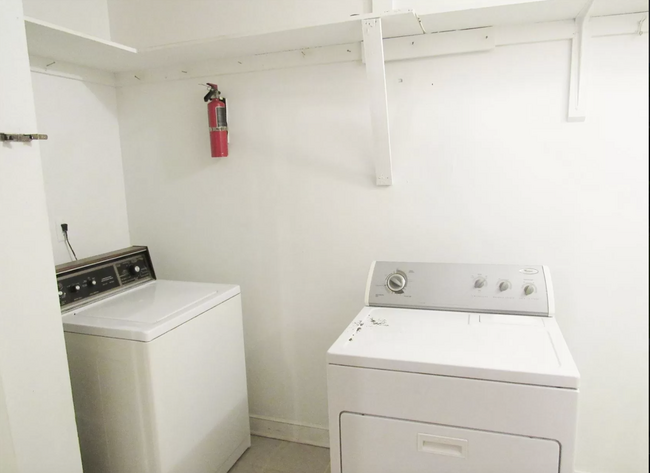 WASHER AND DRYER - 1062 Sheridan St