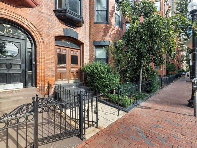 Building Photo - 81 Saint Botolph St