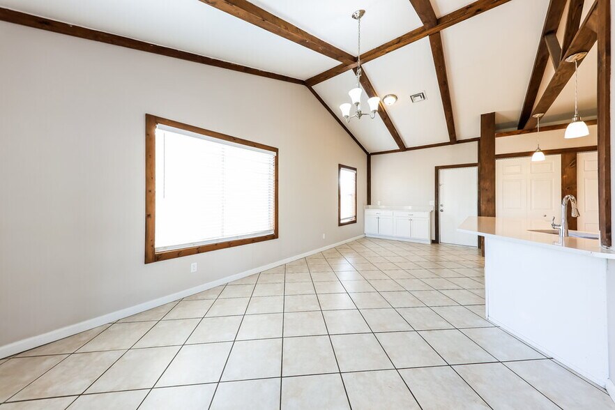 Building Photo - 6528 W Grandview Rd