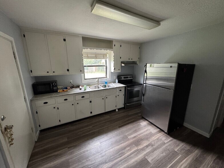 Building Photo - 1625 Grayson Dr