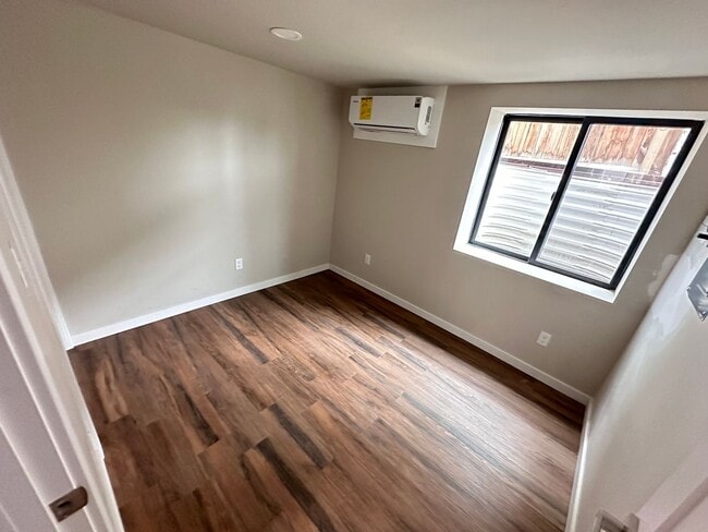 Building Photo - Newly Remodeled Duplex