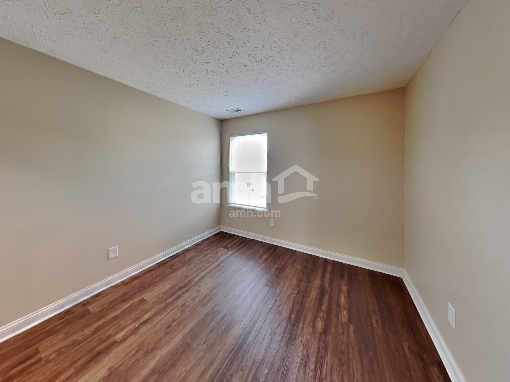Building Photo - 10430 Wintergreen Way