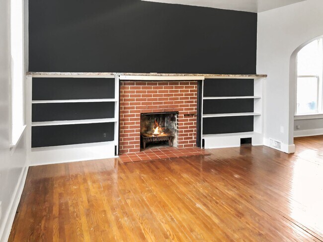 Building Photo - 1021 S 8th