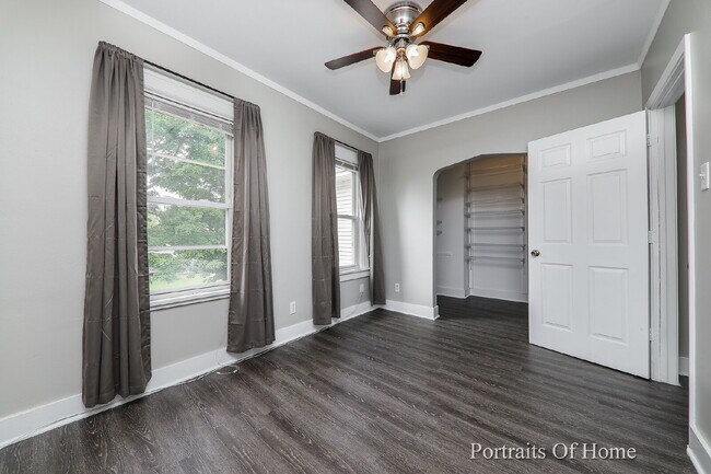 Building Photo - 3 Bedroom with Laundry & Garage