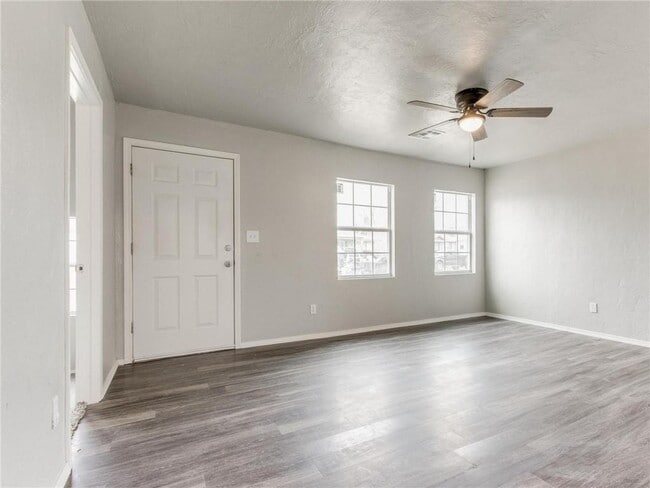 Building Photo - 1716 SW 18th St