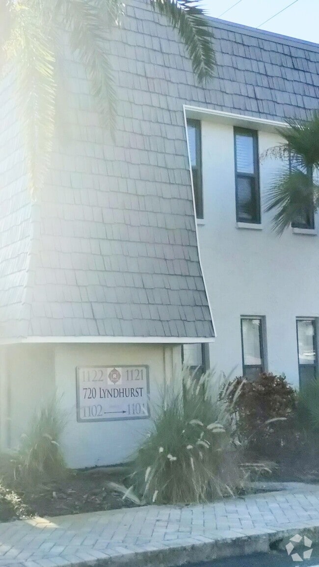 Building Photo - 720 Lyndhurst St