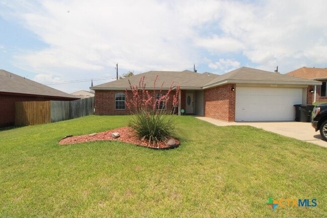 Primary Photo - 3303 Solomon Dr