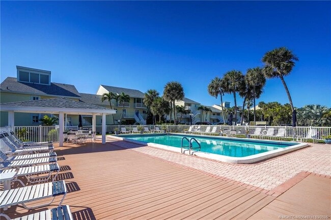 Primary Photo - 5532 NE Gulfstream Way