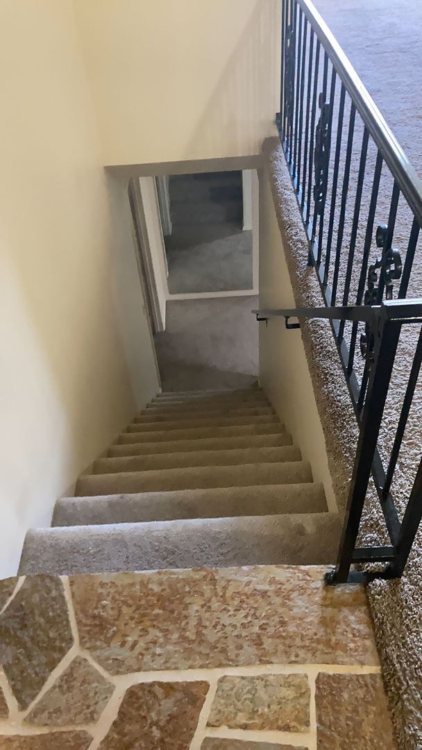 Building Photo - Huge Home In The West Bench Neighborhood!