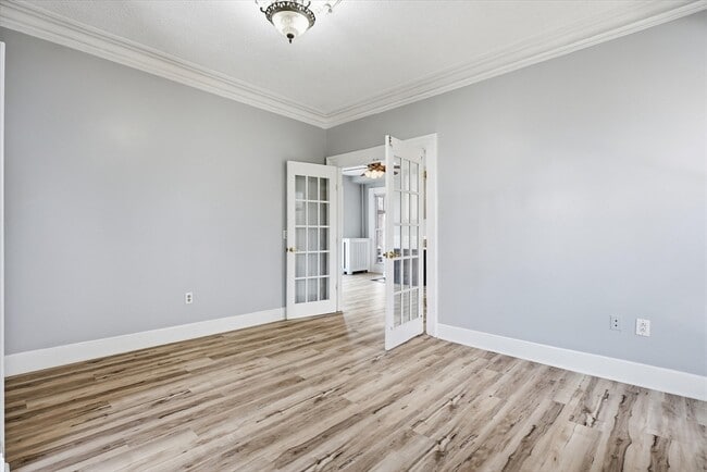 Building Photo - 156 N Broadway