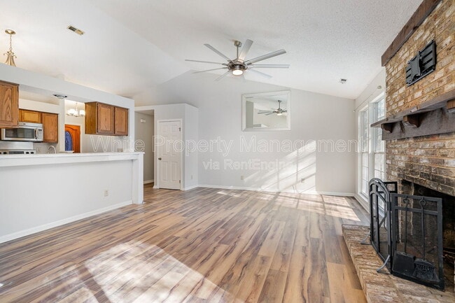 Building Photo - 11100 Deerpath Ct