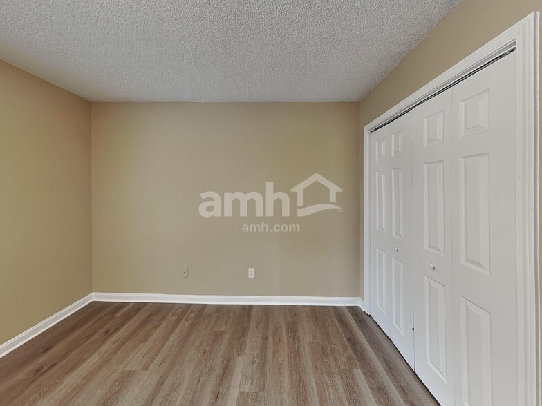 Building Photo - 2075 Reserve Pky