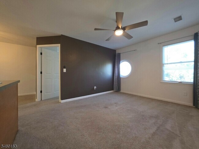 Building Photo - 272 US-206