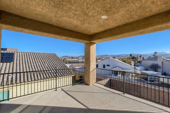 Building Photo - Beautiful 4 bed, 4.5 bath, 3 car garage with full casita!