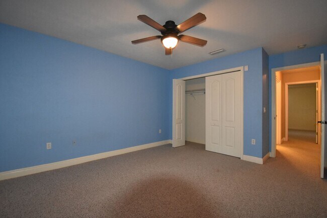 Building Photo - 2414 SW 98 Dr