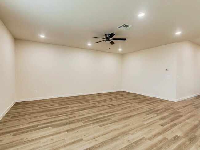 Building Photo - 8225 NW 163rd Ter