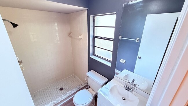 Building Photo - Pet-Friendly 3BR Home with Spacious Yard – No HOA!