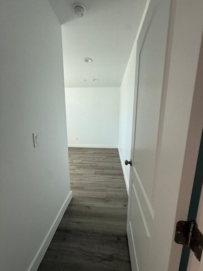 Building Photo - LANFRANCO(3743)