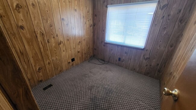 Building Photo - A charming 3-bedroom, 2-bathroom home