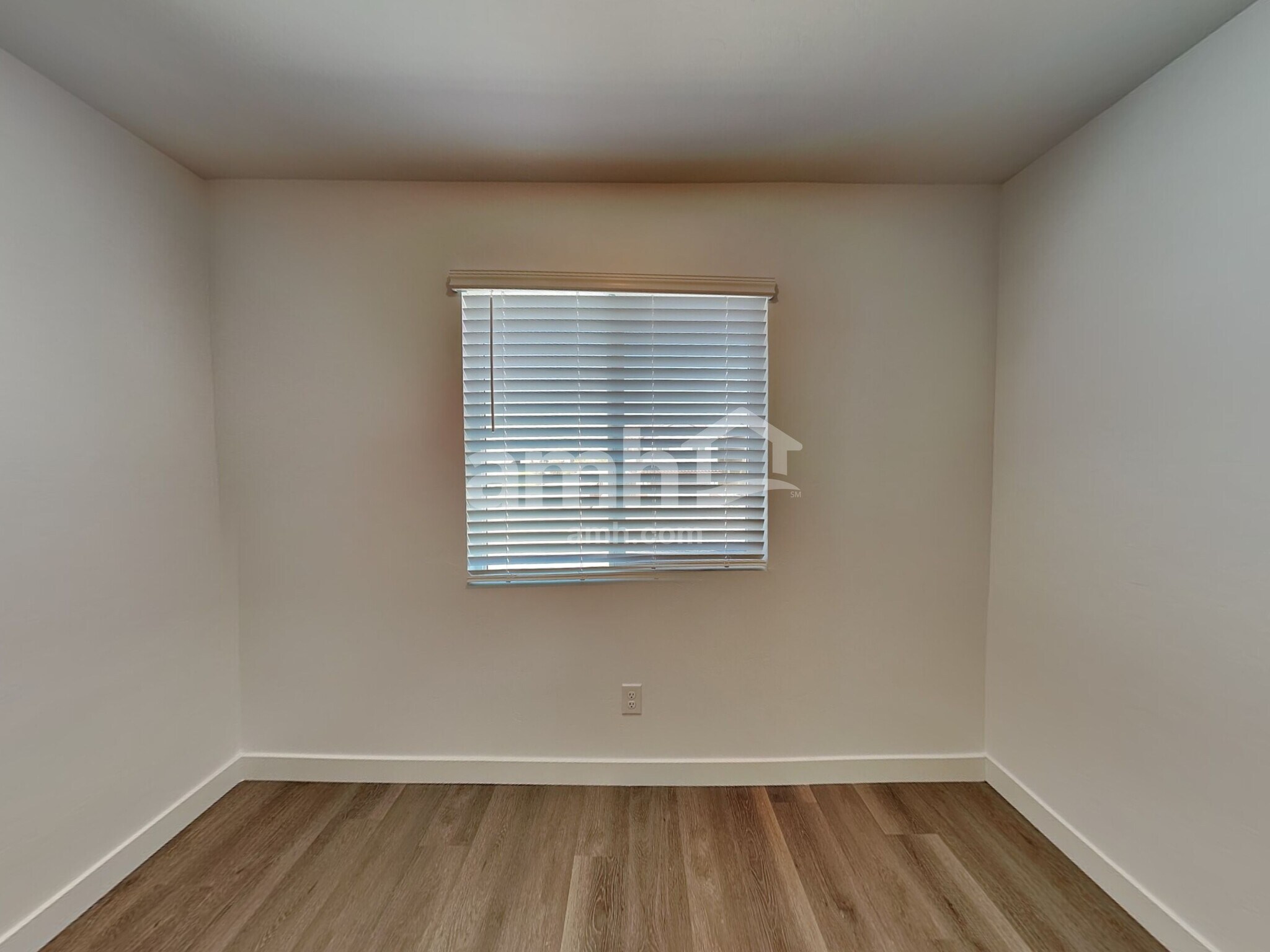 Building Photo - 6191 W Calle Lingo