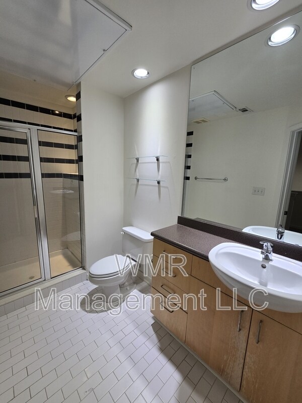 Building Photo - 2125 Southend Dr