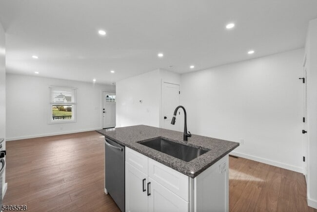 Building Photo - 78 Anderson St