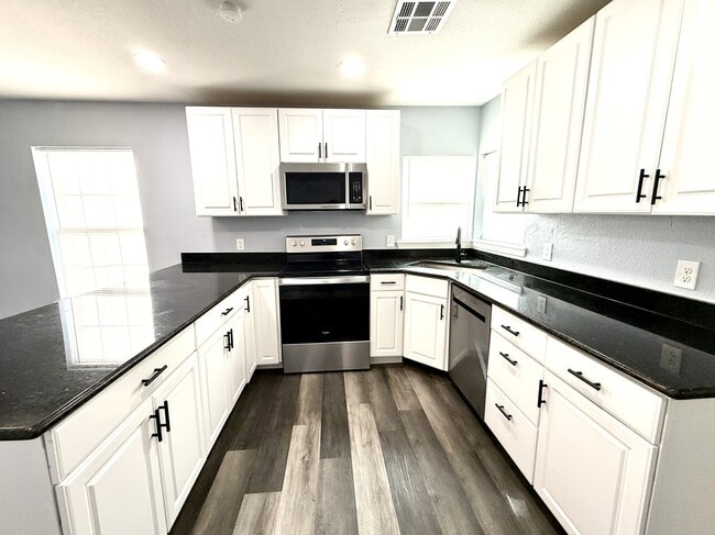 Building Photo - 1222 Hargrove St