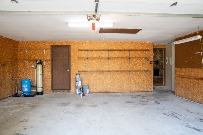 Building Photo - 500 Kirby Ln